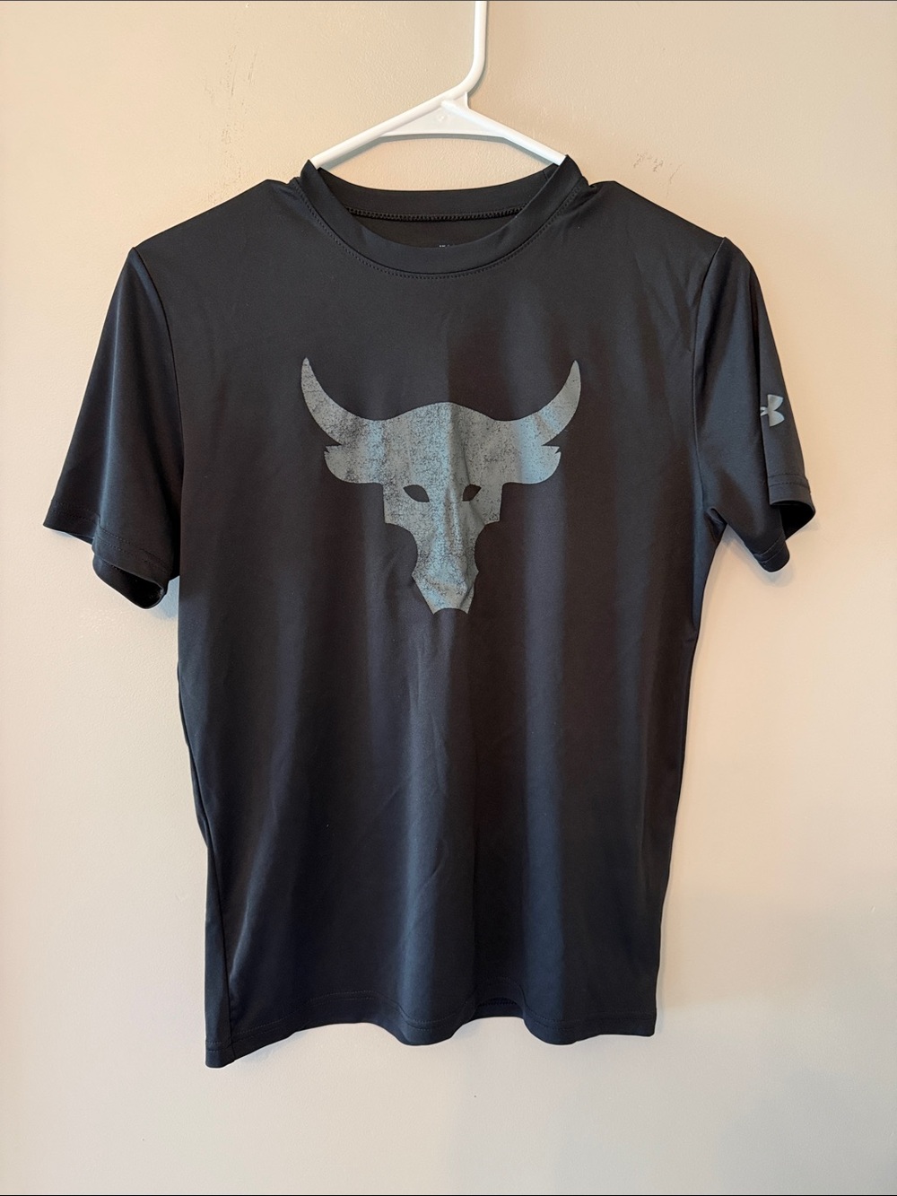 Under Armour Black Short Sleeve Tee with Gray Bull Logo
